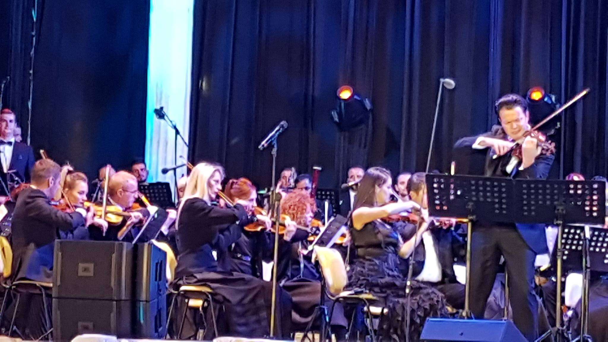 Shkëlzen Doli performon në Tiranë