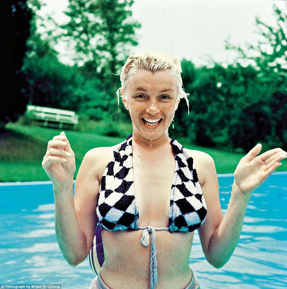 Del libri me pesë mijë fotografi të Marilyn Monroe