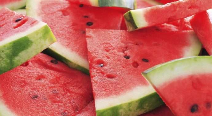 Arsyet se pse duhet të konsumoni lëvoret e shalqirit