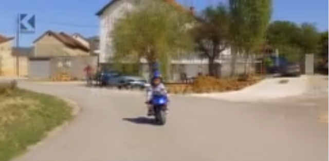 Katërvjeçari Ylli Kafexholli, e ardhmja e motosportit kosovar (VIDEO)