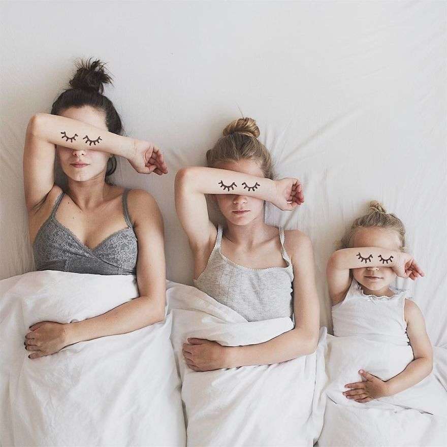 Inspirohuni nga kjo nënë me dy vajzat e saj (FOTO)