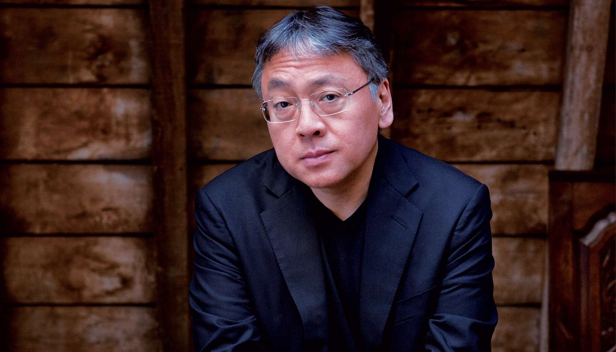 LAJMI I FUNDIT:  Kazuo Ishiguro fiton Nobelin për Letërsi