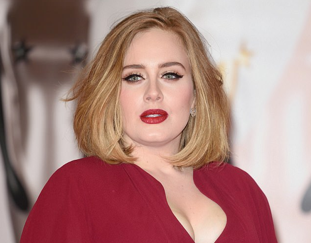 Dalja e rrallë e Adele kapet nga fotografët (FOTO)