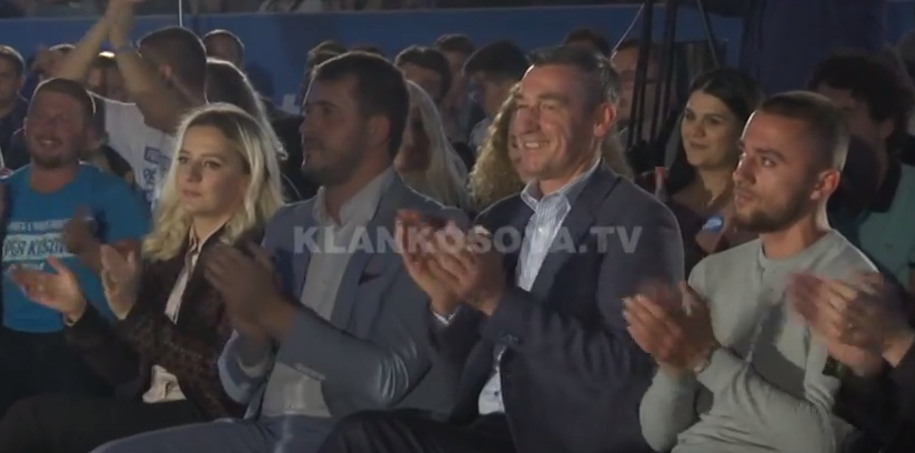 Gjysma e pushtetit u premtohet grave e të rinjve (VIDEO)
