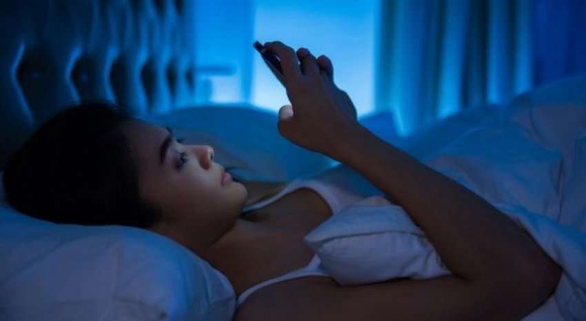 Telefonin larg dhomës së gjumit