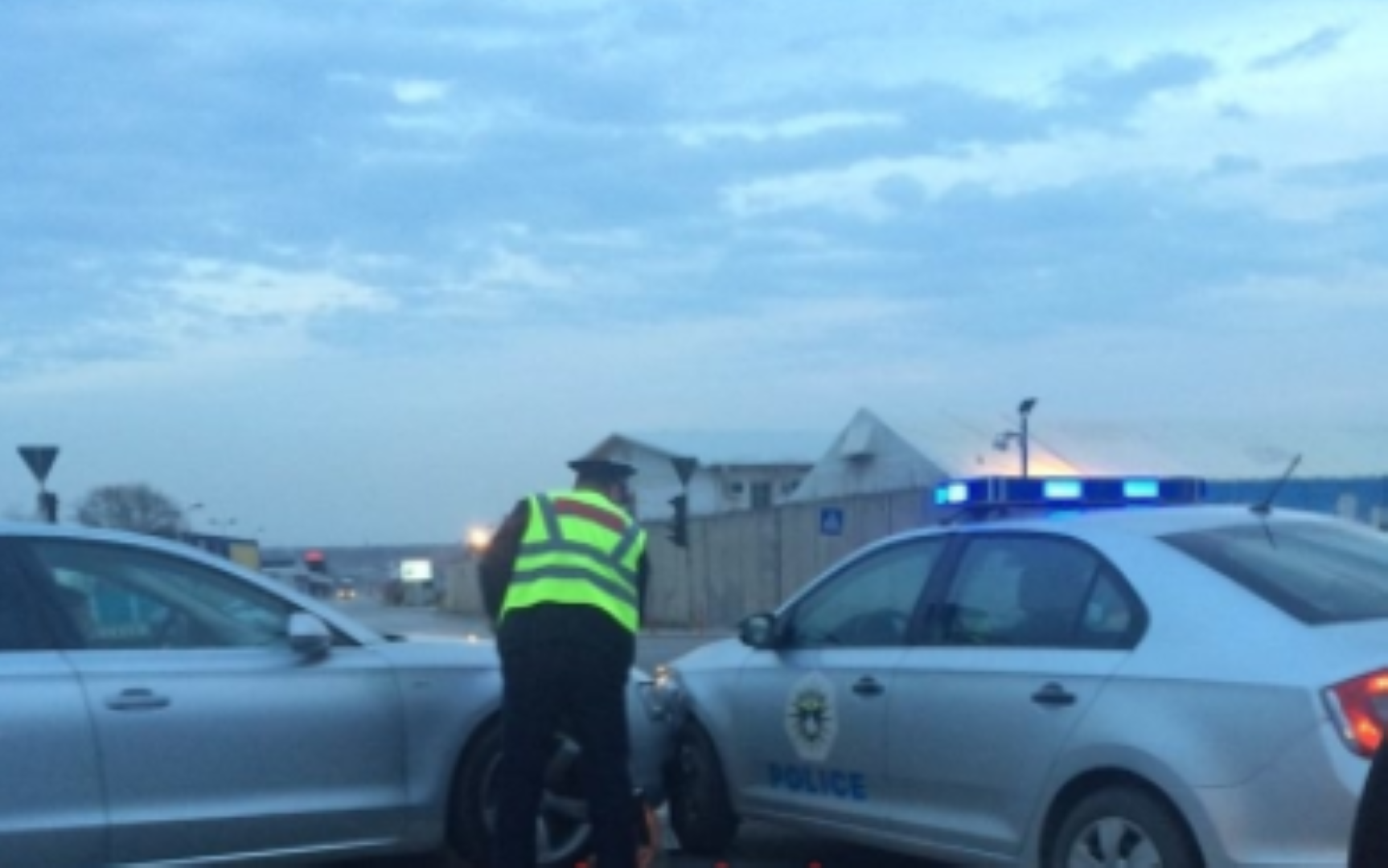 Arrestohet personi që rrezikoi me veturë policinë