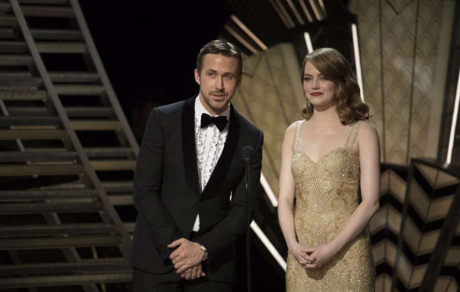 Studentët kinezë rikrijojnë skenën hapëse të “La La Land” (VIDEO)