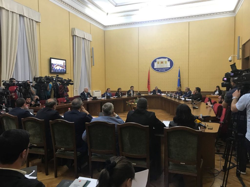 Shtyhet mbledhja për rastin "Tahiri"