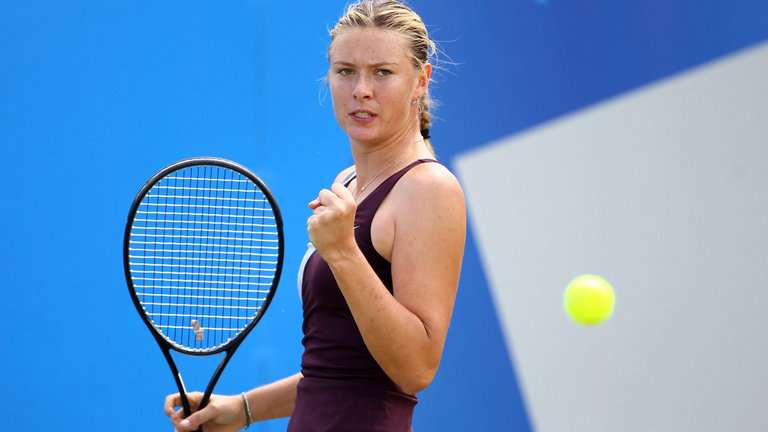 Sharapova mposht Sabalenka-n, fiton titullin e parë pas rikthimit