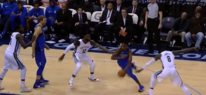 Dallas fitore minimale ndaj Grizzlies (VIDEO)