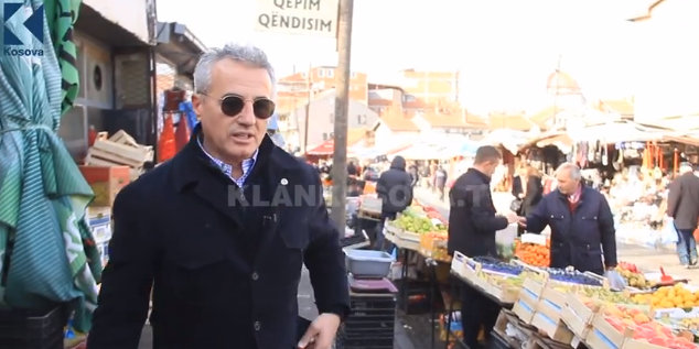 Avokati Arianit Koci në rolin e pazarxhiut (VIDEO)