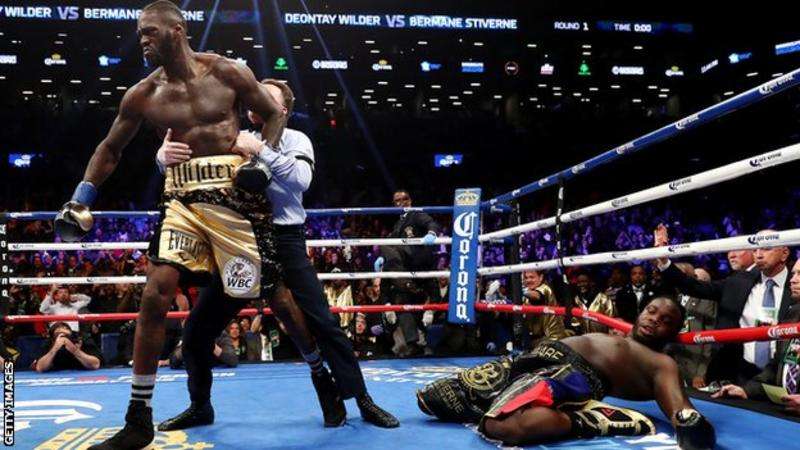 Deontay Wilder fiton dhe i shpall luftë Anthony Joshuas (VIDEO)