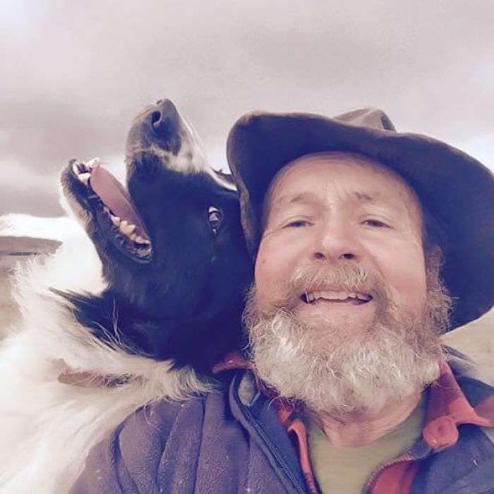 Vajza mëson babanë të bëjë selfie por ja çfarë ndodhi (FOTO)