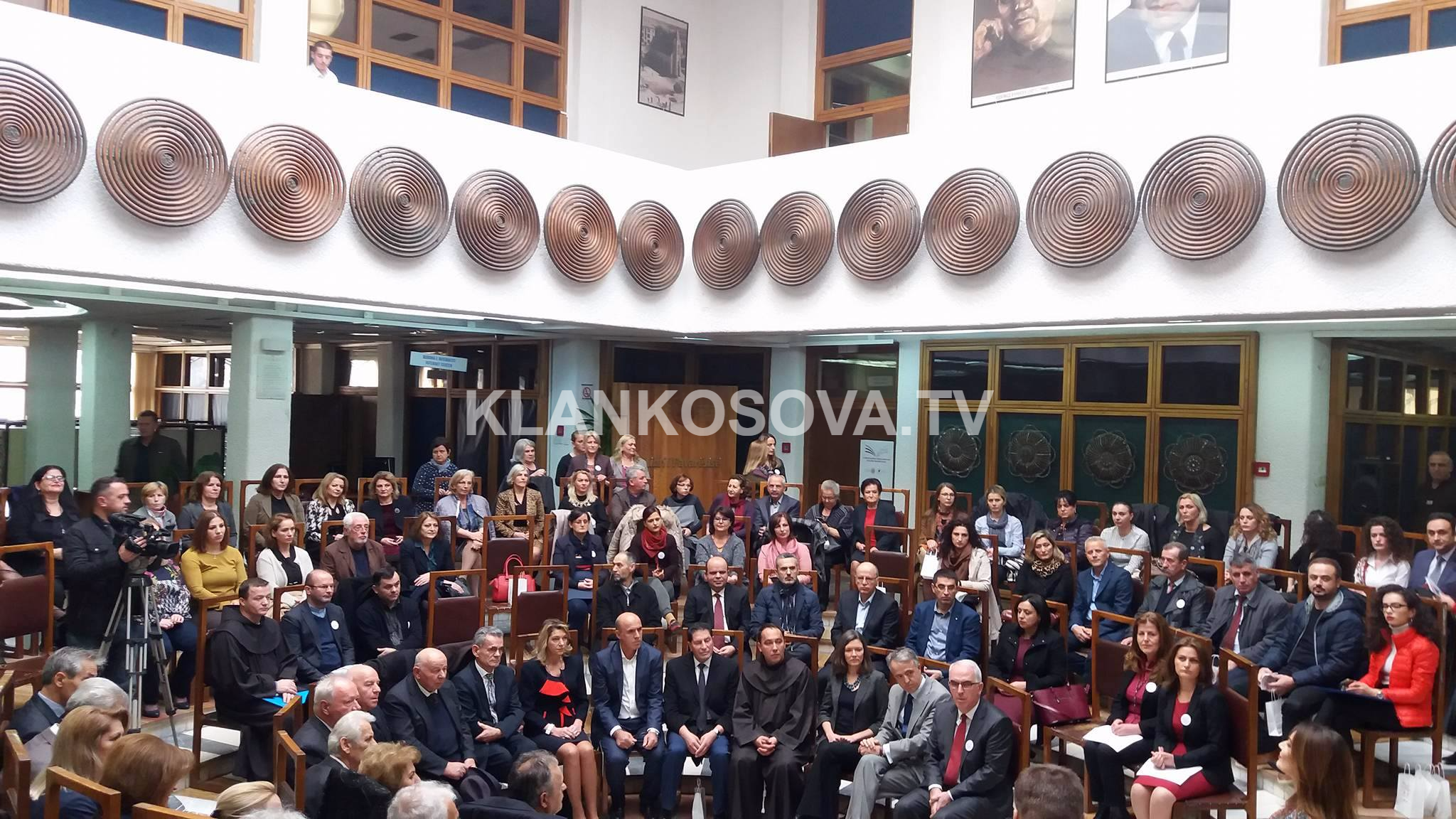 Mbahet Dita e Bibliotekës, kërkohet të lexohet më shumë