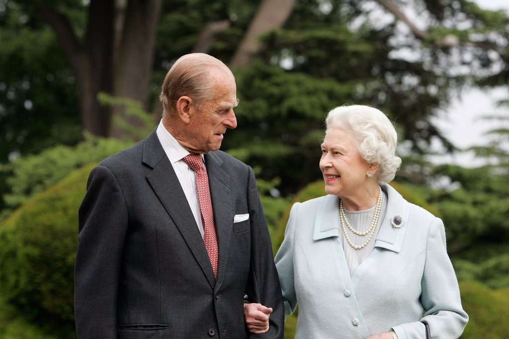 Mbretëresha Elizabeth dhe Princi Philip i bëjnë 70 vjet martesë (FOTO)