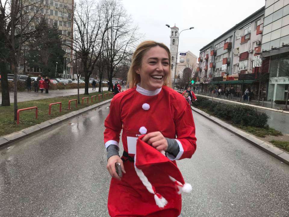 Anita Haradinaj pjesë e minimaratonës ''Vrapo Babadimër'' (FOTO)