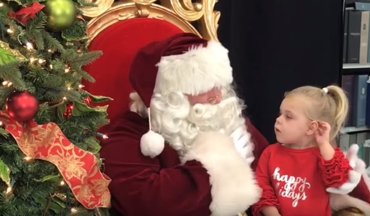 “Gjithçka që dua për Krishtlindje është pak gjumë” (VIDEO)
