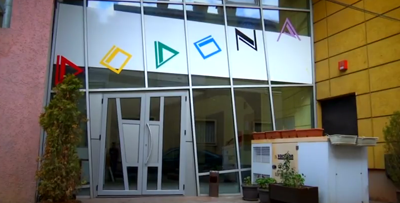 Çka u rinovua në teatrin "Dodona"? (VIDEO)