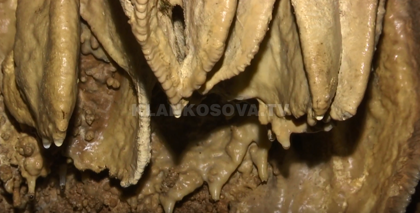 Bukuri të rralla në shpellën e Zymit (VIDEO)