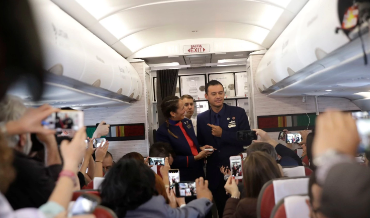 Papa marton çiftin në avion