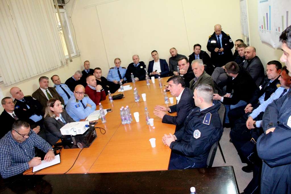 Haziri çmon punën e policisë në Gjilan 