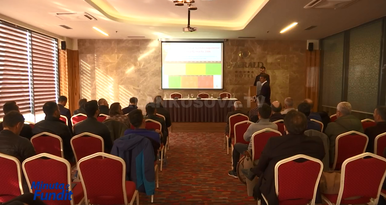 Ish-trajneri i kombëtares kroate ligjëron në Kosovë (VIDEO)