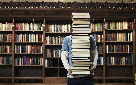 Të rinjtë vullnetar hapin një bibliotekë publike në Ferizaj