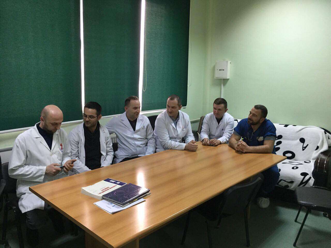 Dy reparte të Kirurgjisë në Mitrovicë hyjnë në grevë