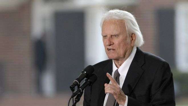 Evangjelisti amerikan Billy Graham vdes në moshën 99 vjeçare (VIDEO)