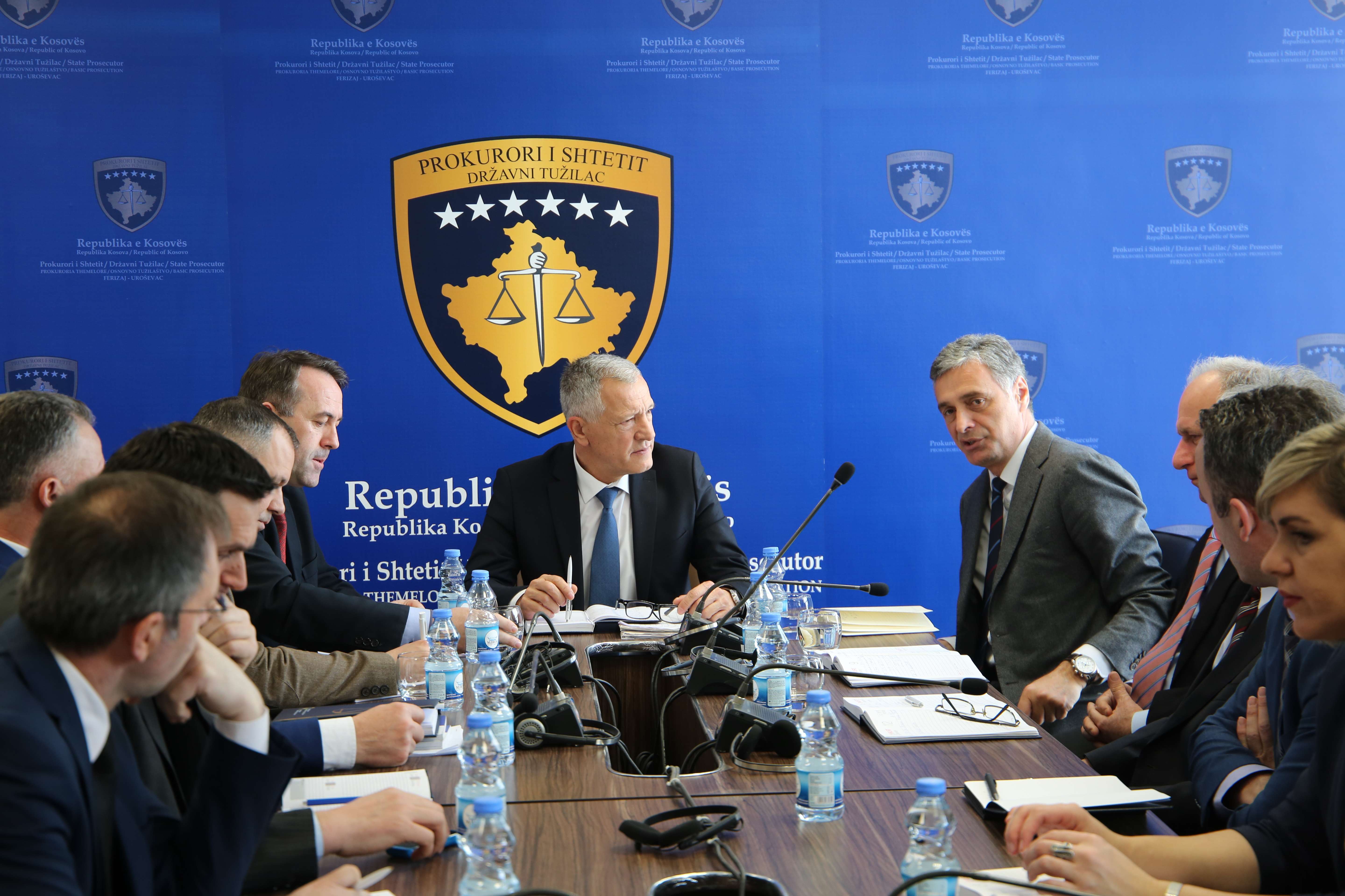 Lumezi - prokurorëve të Ferizajt: Jepini prioritet lëndëve të korrupsionit