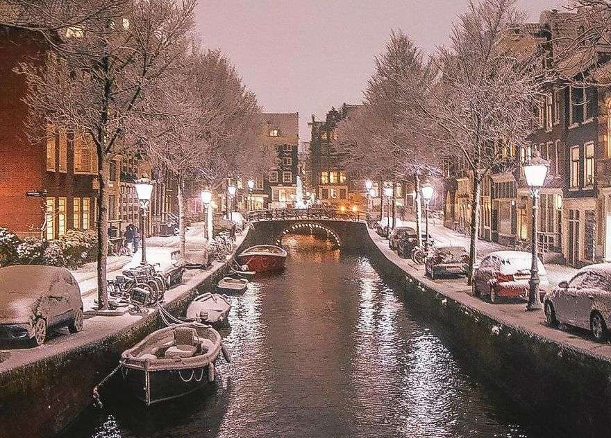 Kur bora e bën Amsterdamin edhe më të magjishëm (FOTO)