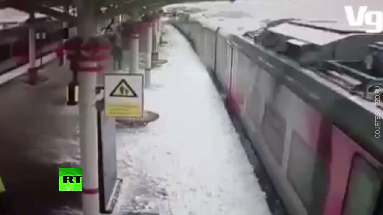 Orteku i borës godet trenin në lëvizje (VIDEO)