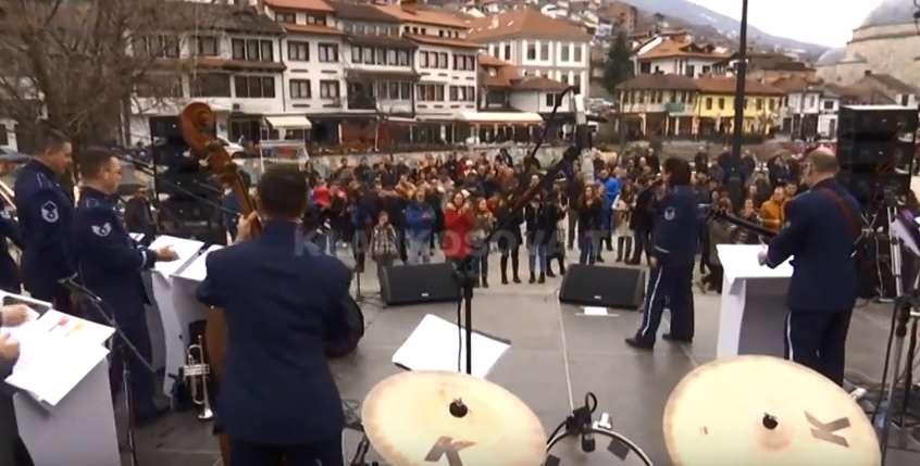 Amerikanët muzikë për Kosovën (Video)