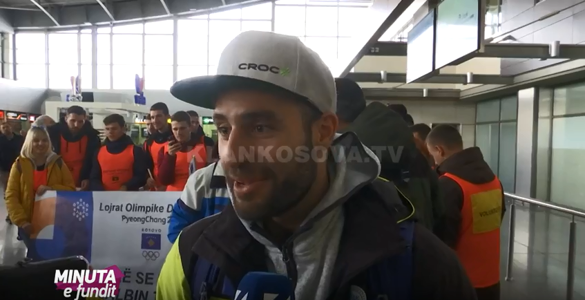 Albin Tahiri kthehet në Kosovë - befasohet me pritjen (VIDEO)
