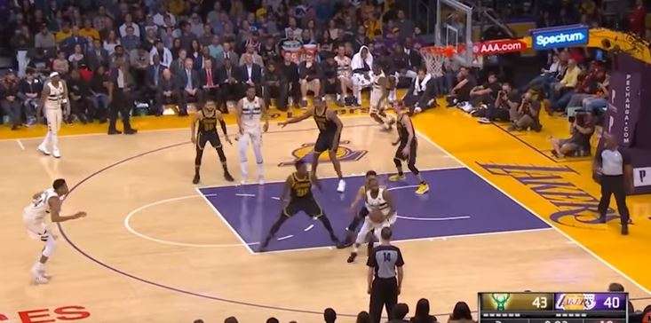 Bucks mposht Lakers në shtesë (VIDEO)