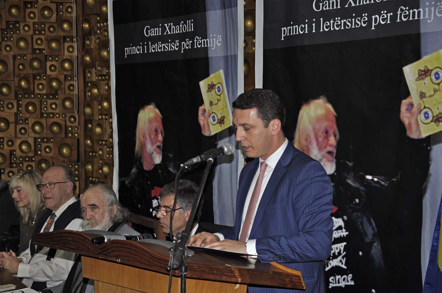 Gashi: Në Ditën Botërore të Poezisë, po e kujtojmë  Gani Xhafollin