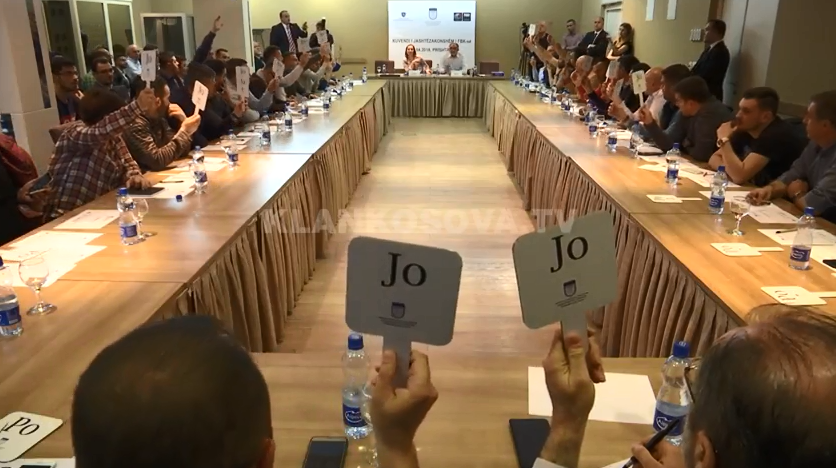 Arben Fetahu zgjidhet mes tensionesh kryetar i FBK-së (VIDEO)