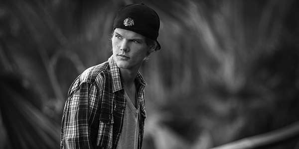 Kush ishte Avicii? DJ i ri që vdiq sot (VIDEO)