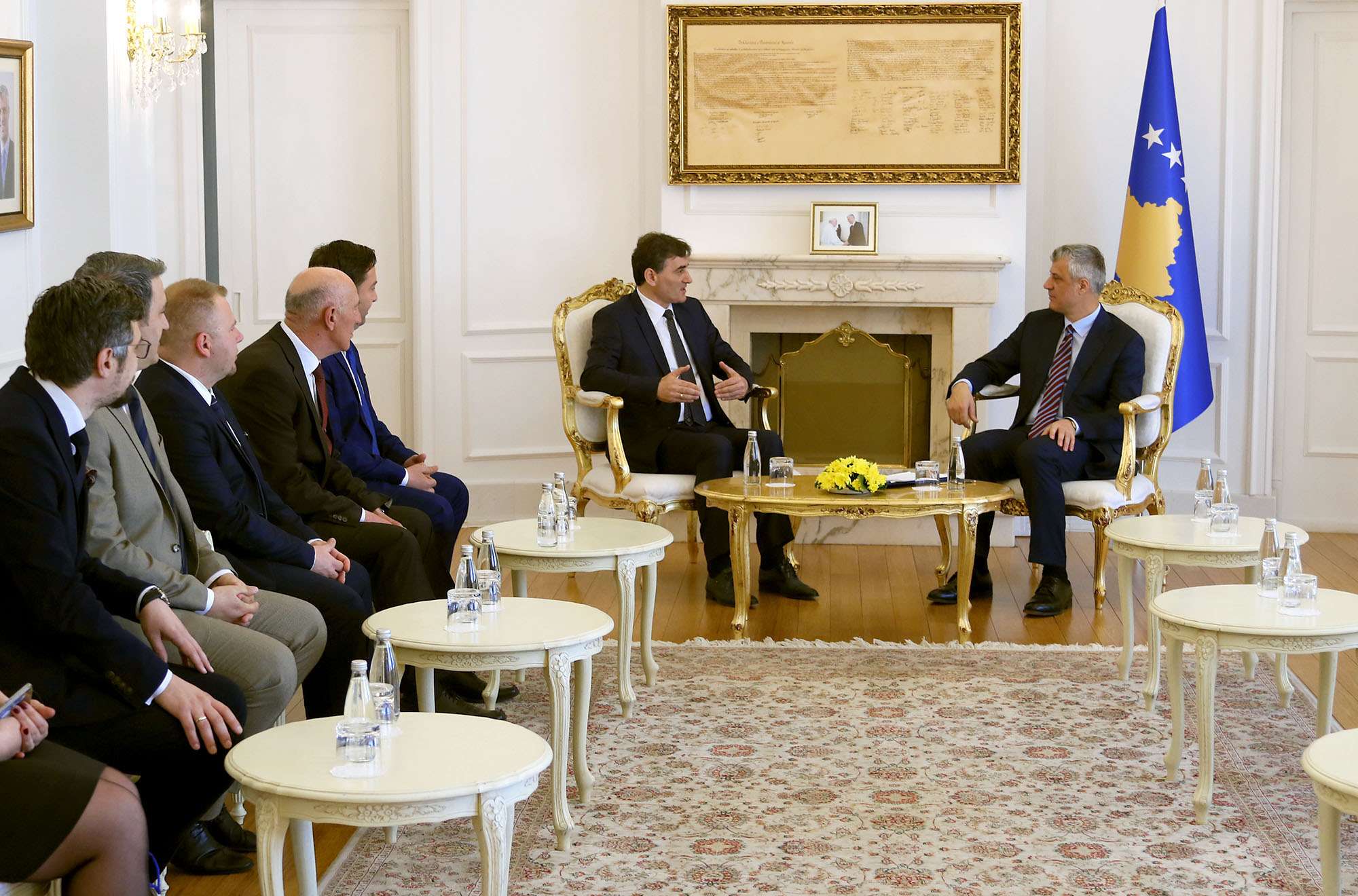 Thaçi takon një delegacion të komunitetit turk, i uron ditën e tyre