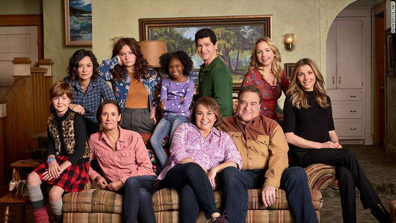 Anulohet seria “Roseanne” pas komenteve raciste të Roseanne Barr
