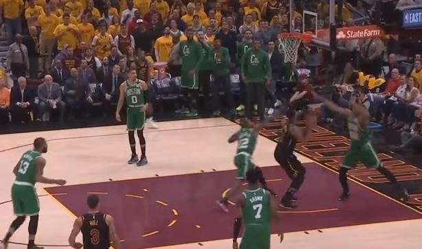 Cavs barazon serinë me Bostonin (VIDEO)