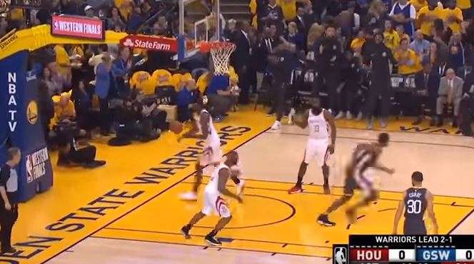 Houston me fitore të madhe në Oakland (VIDEO)