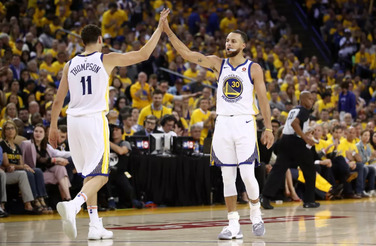 Warriors mposhtin Rockets me 41 pikë epërsi, shënojnë rekord me 16 fitore radhazi