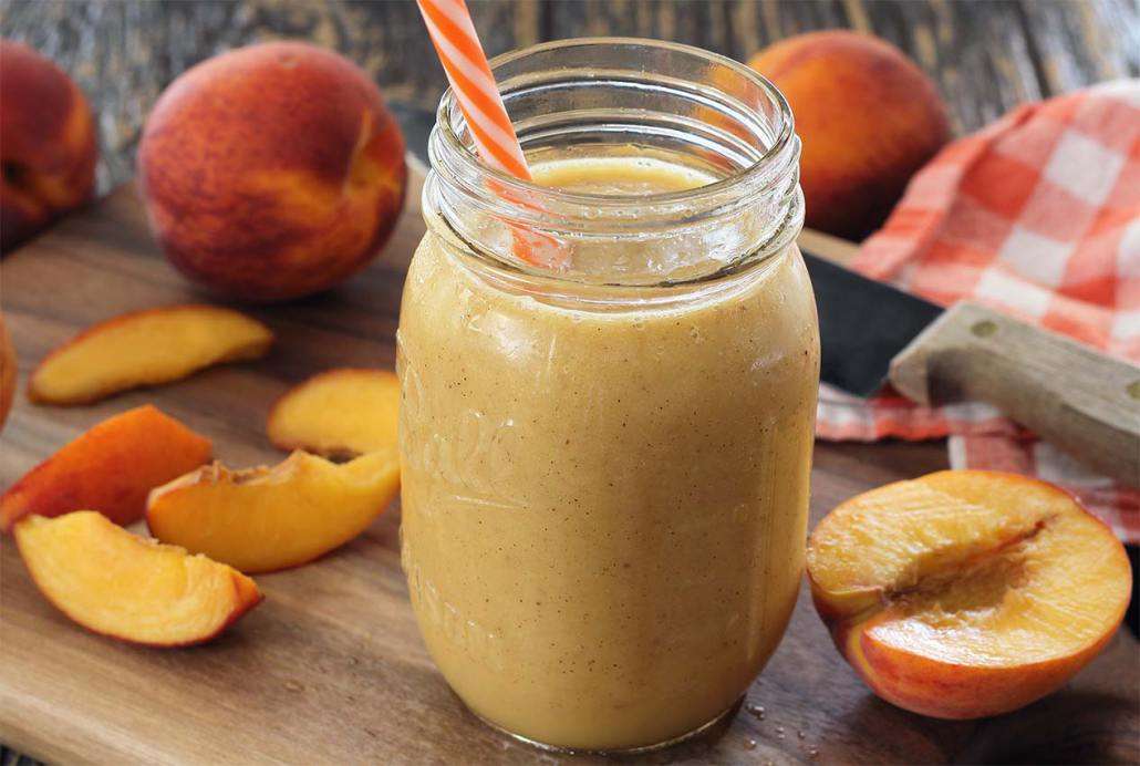 Smoothie me pjeshkë