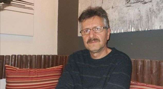 Bashkim Shehu: Jetojmë në kohë kulturalisht të këqija