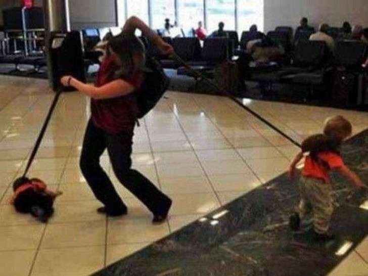 Pamje të papritura që shohim nëpër aeroporte (FOTO)