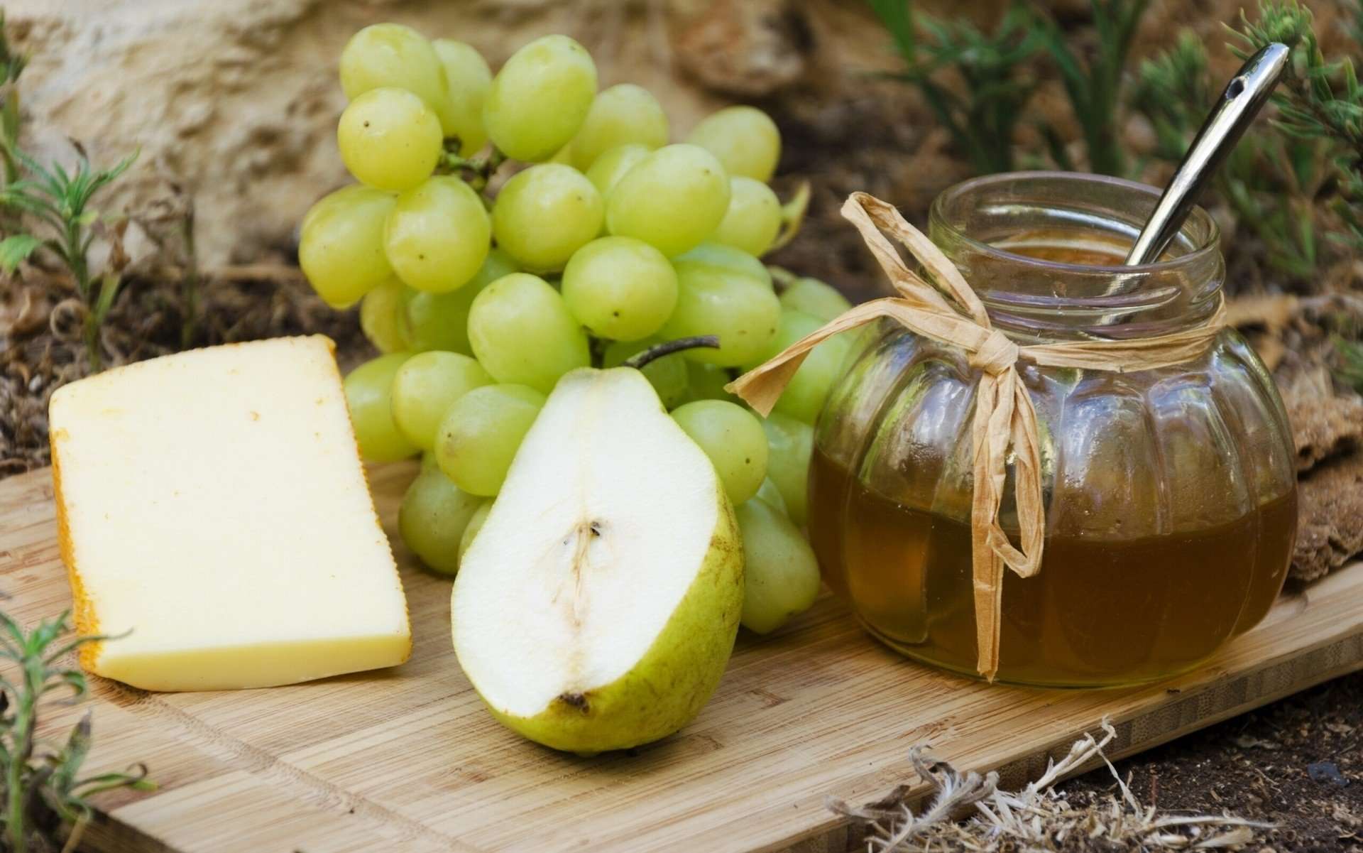 Lëng rrushi me mjaltë, receta magjike për heqjen e kalorive!