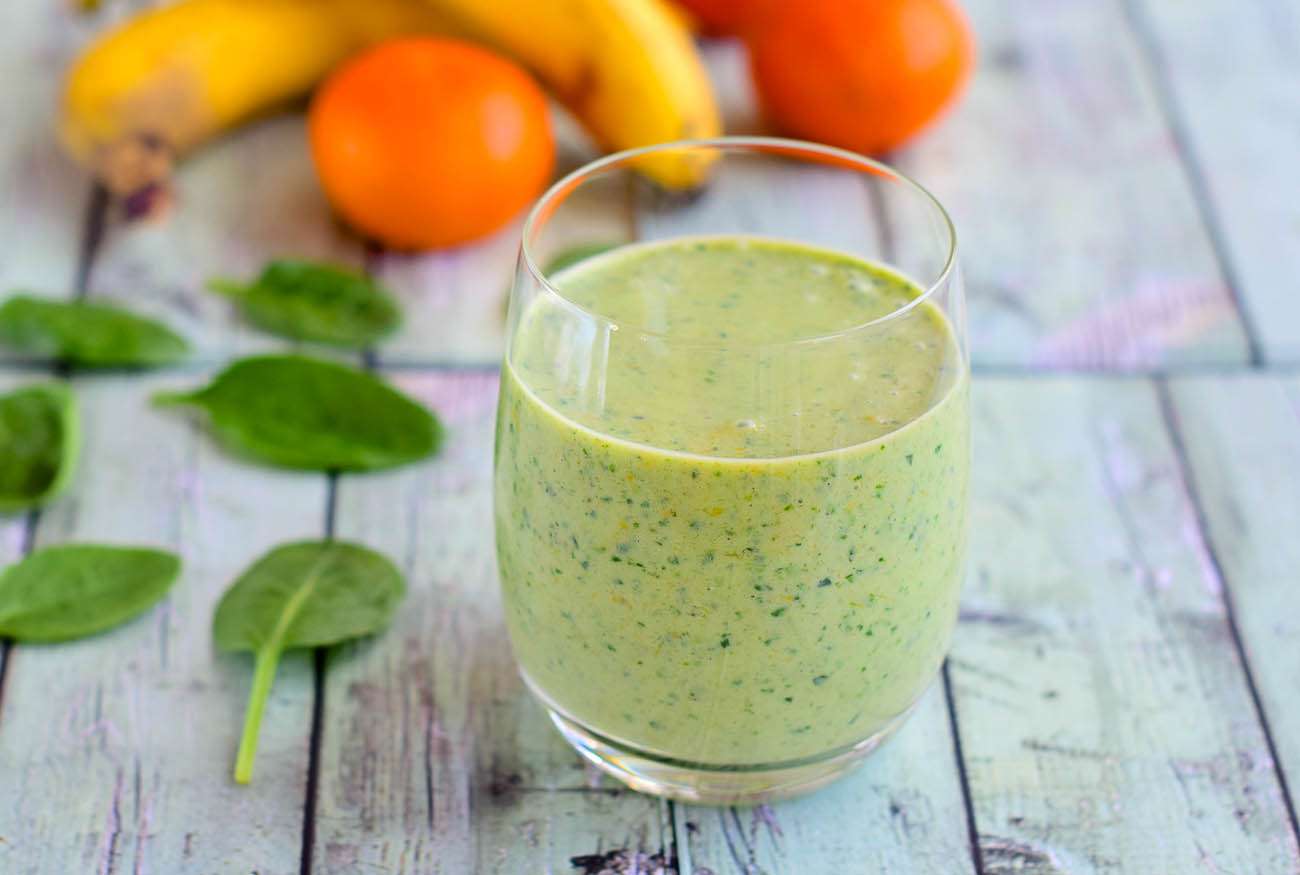Mëngjesi me smoothie të gjelbër për më shumë energji