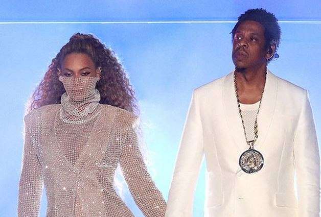 Beyonce sërish fantastike, ja gjashtë kostumet e turneut të ri (FOTO)