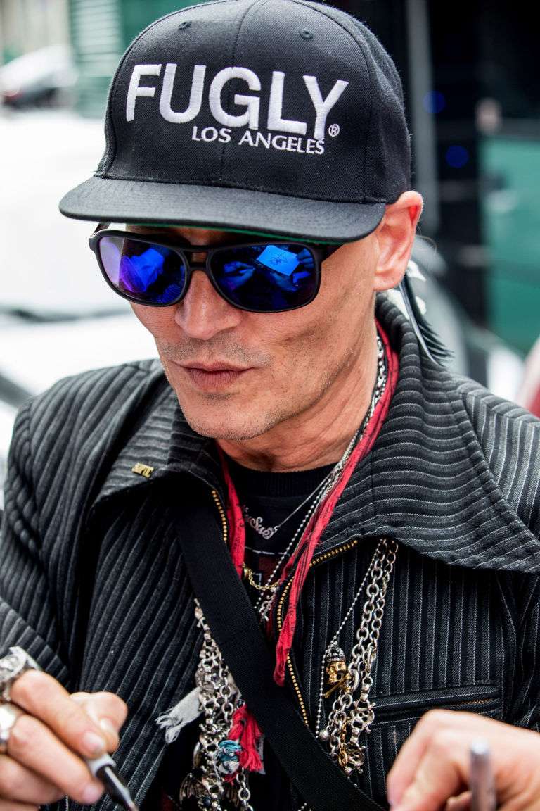 Çfarë ka ndodhur me Johnny Depp? (FOTO)